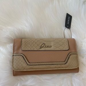 2/$20 Bundle. NWT GUESS wallet